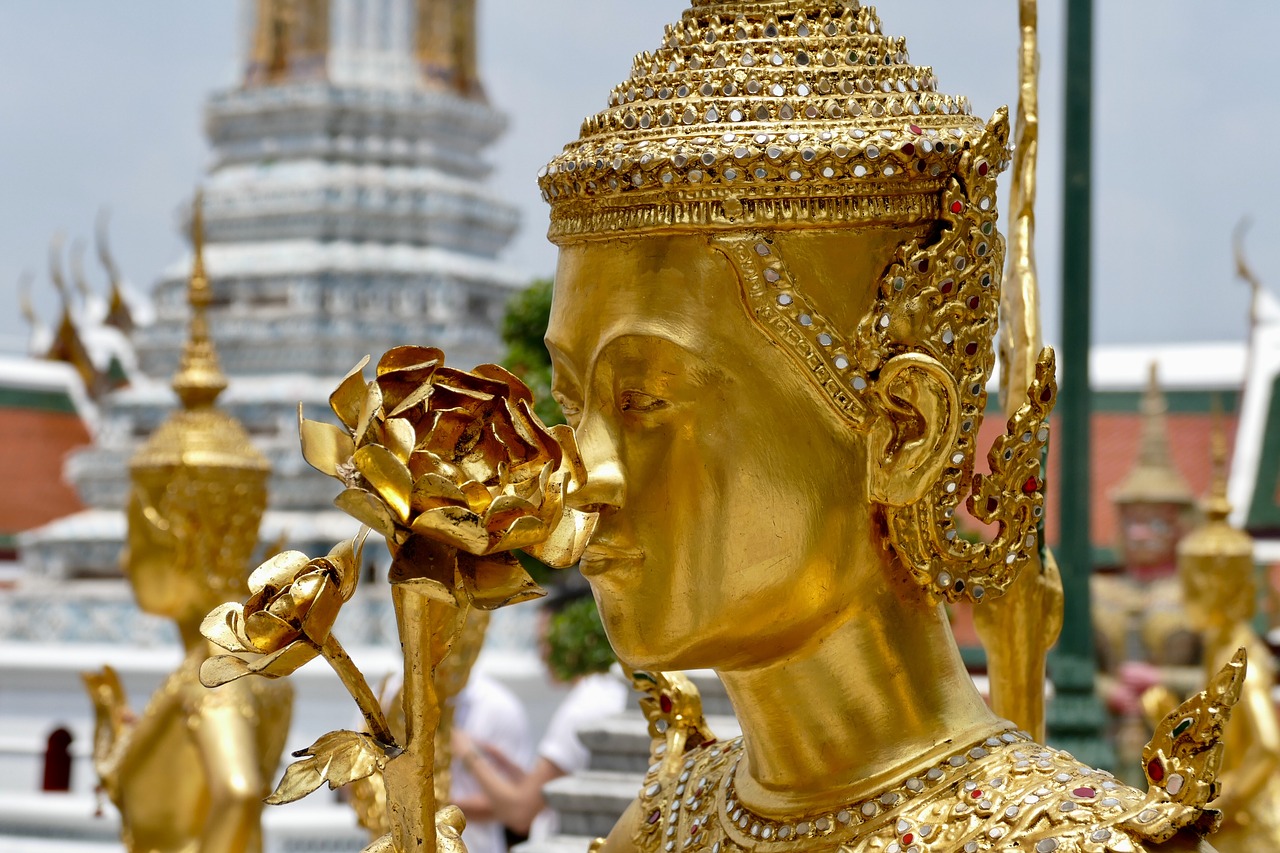 golden  buddha  wat free photo