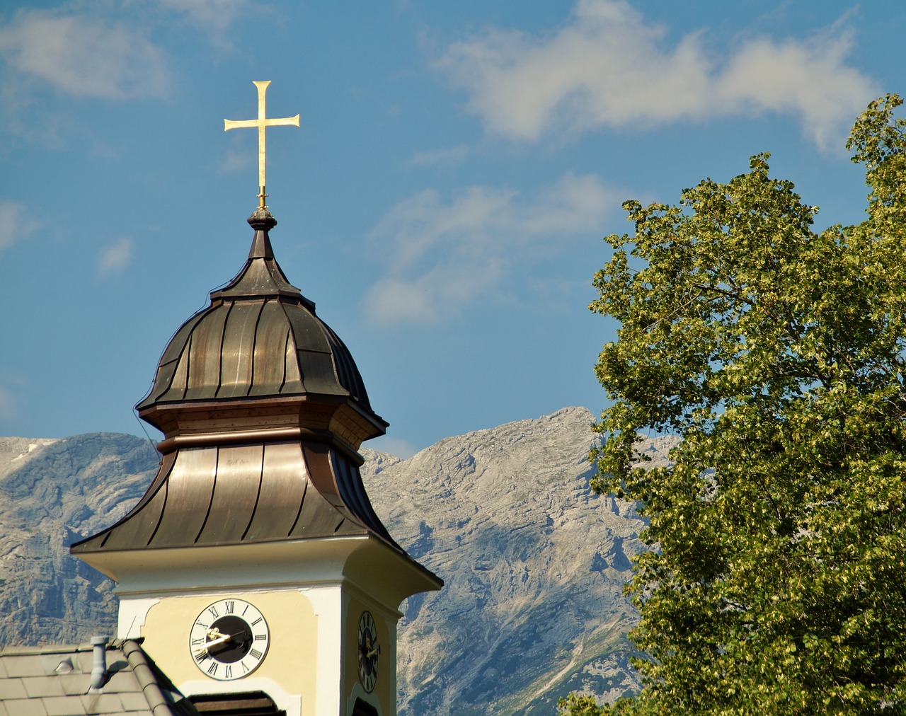 golden  cross  church free photo