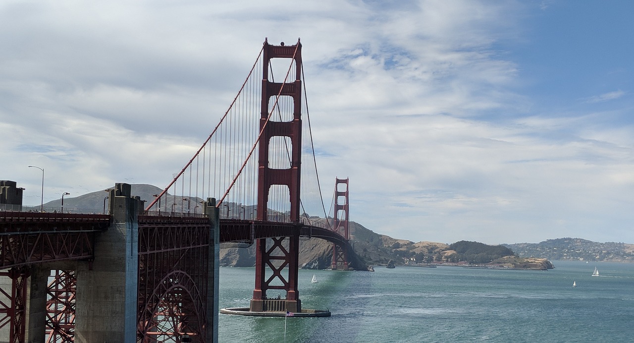 golden gate bridge  san francisco  bridge free photo