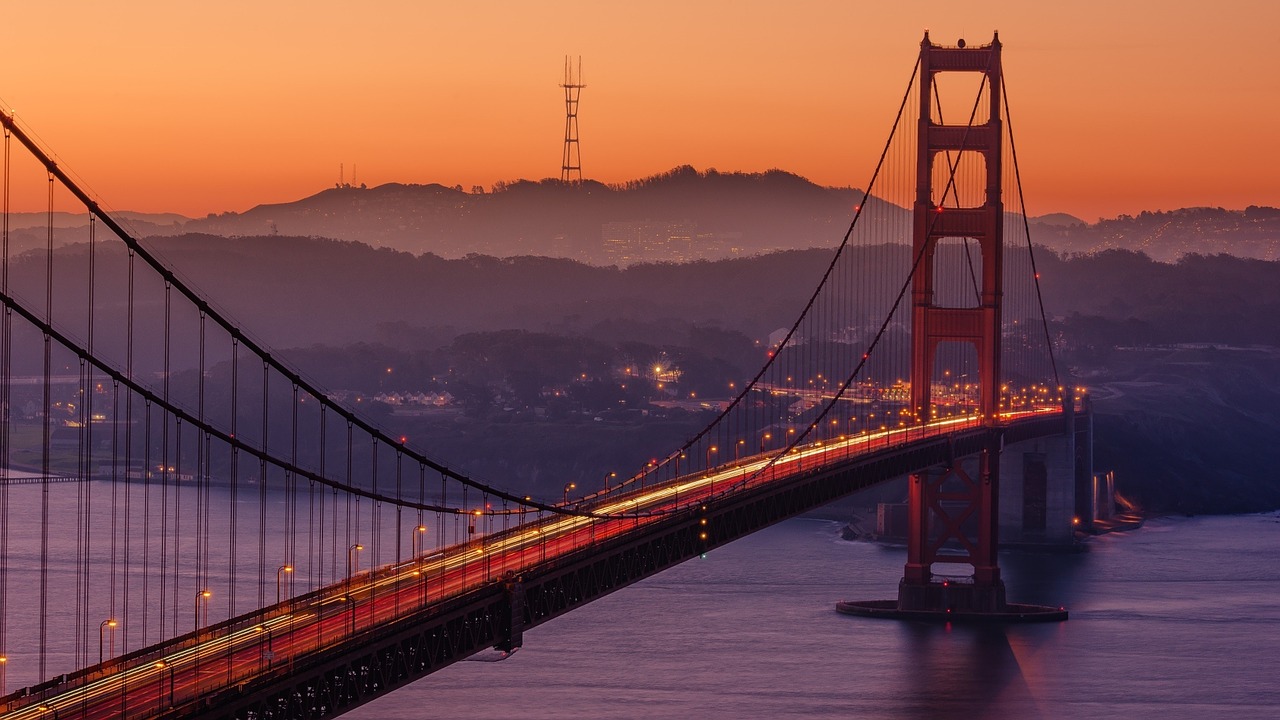 San Francisco Giants' alternate City Connect uniforms feature Golden Gate  Bridge, fog gradient - ABC7 San Francisco