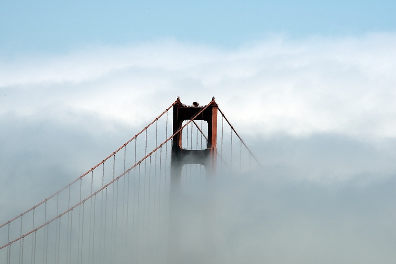 golden gate bridge fog landmark free photo