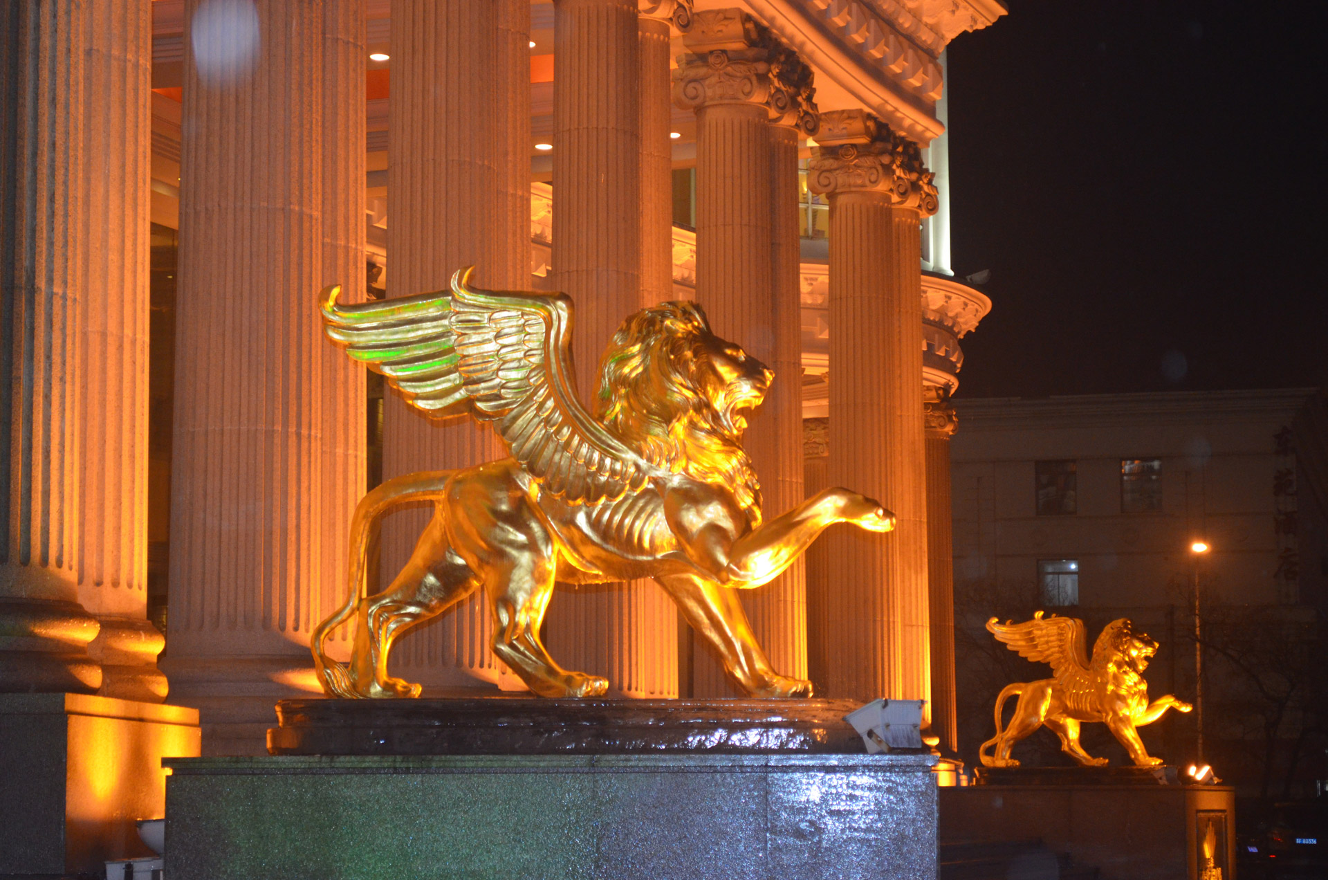 lion statue golden free photo