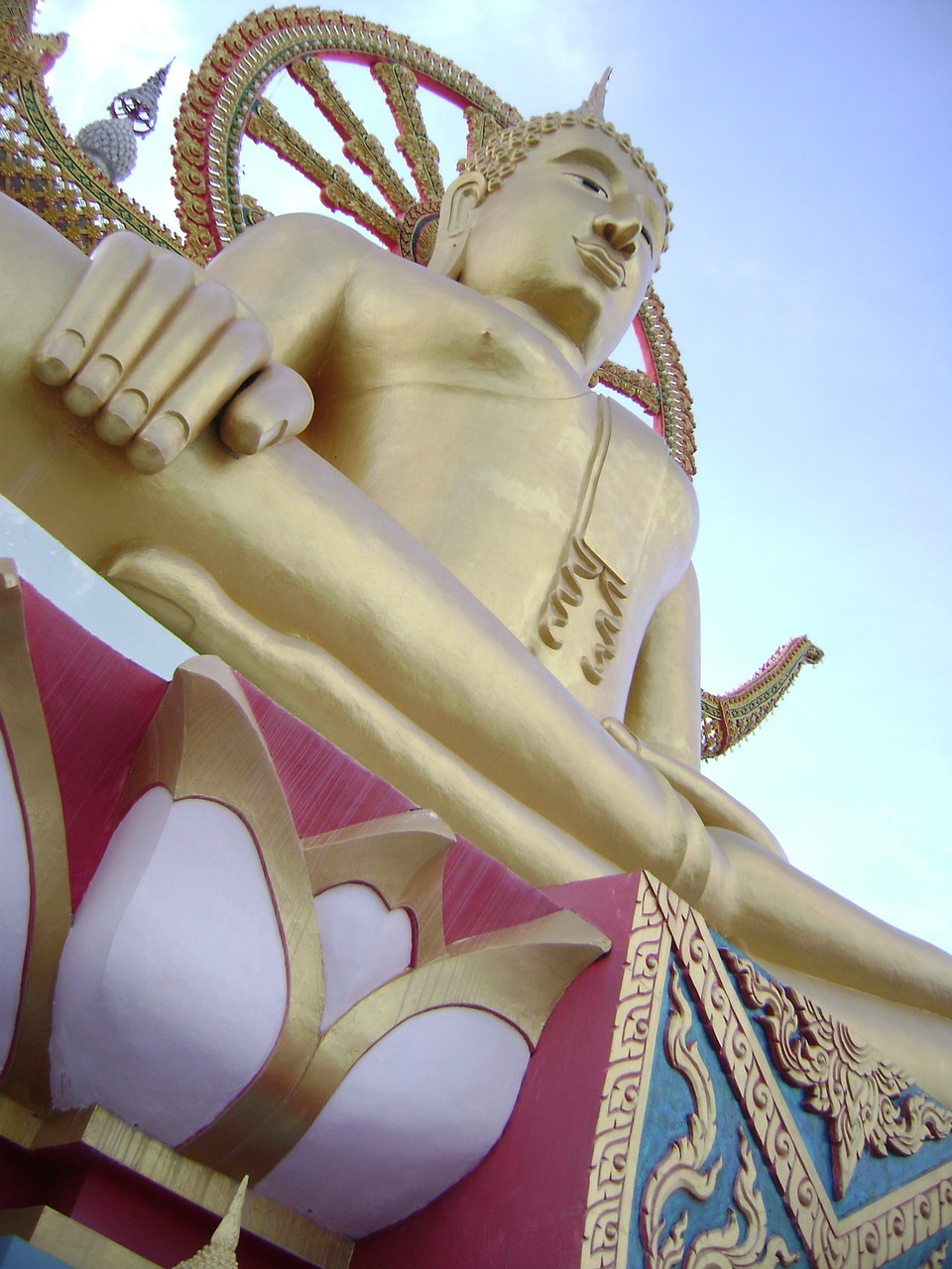 golden statue buddah temple free photo