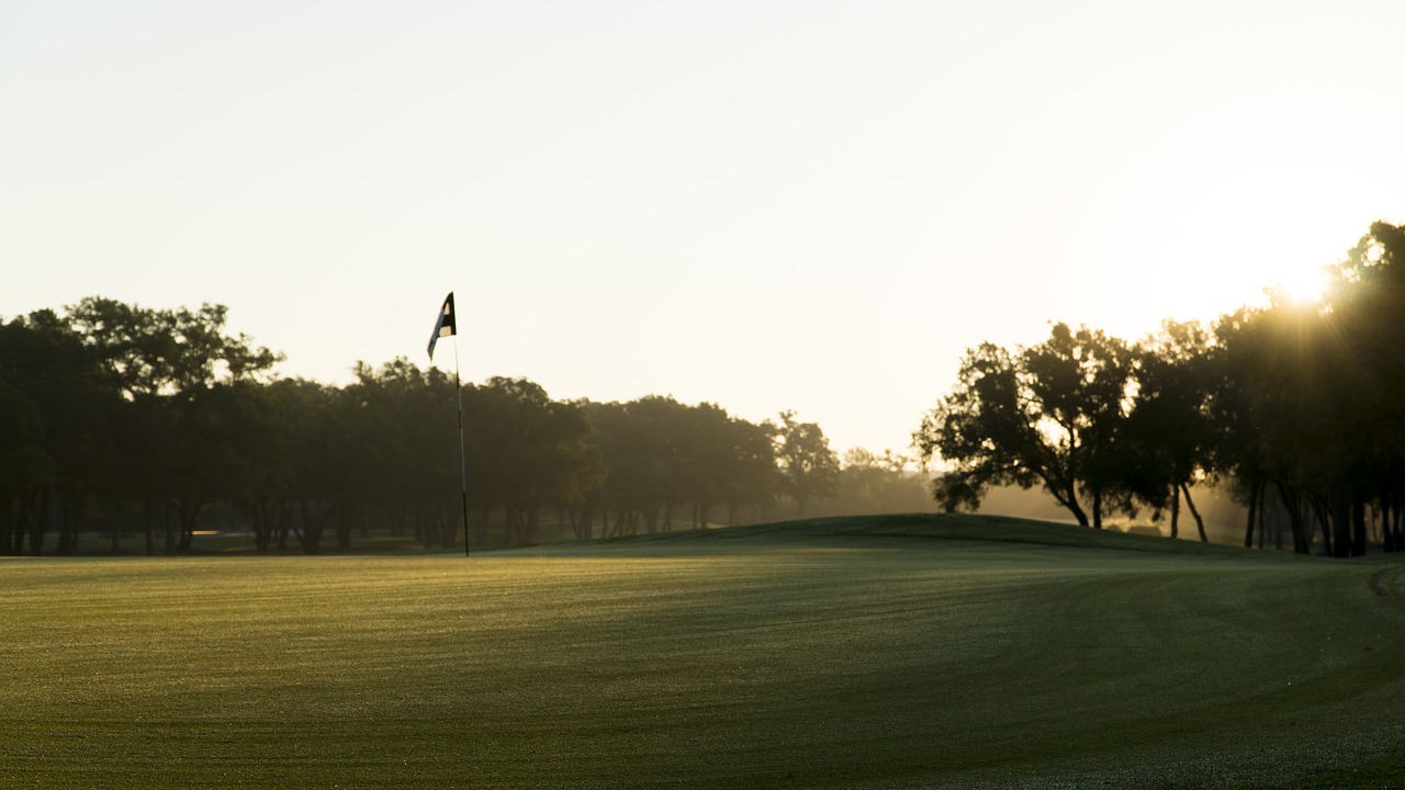 golf  golf course  golfing free photo