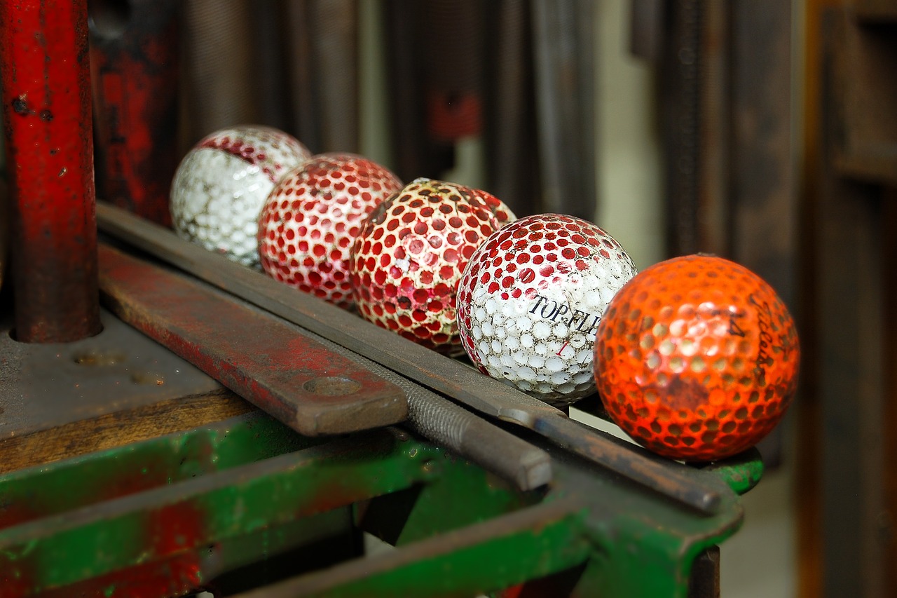 golf balls  tools  round free photo