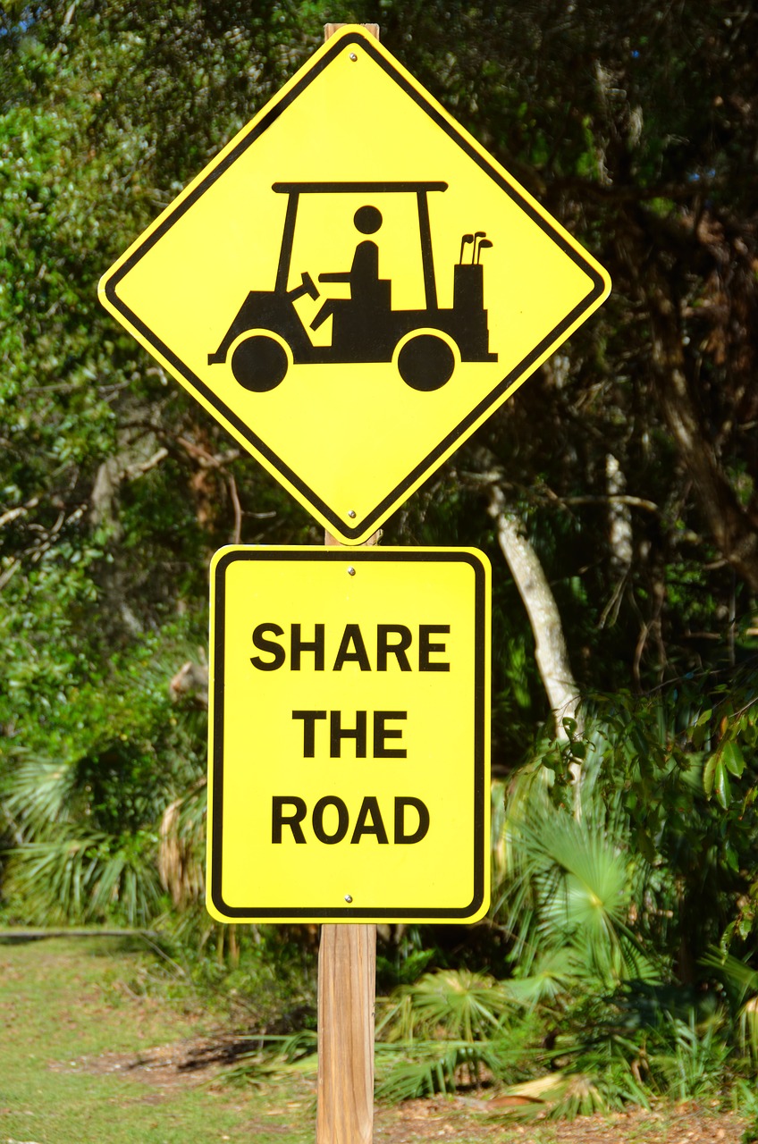golf cart crossing sign free photo