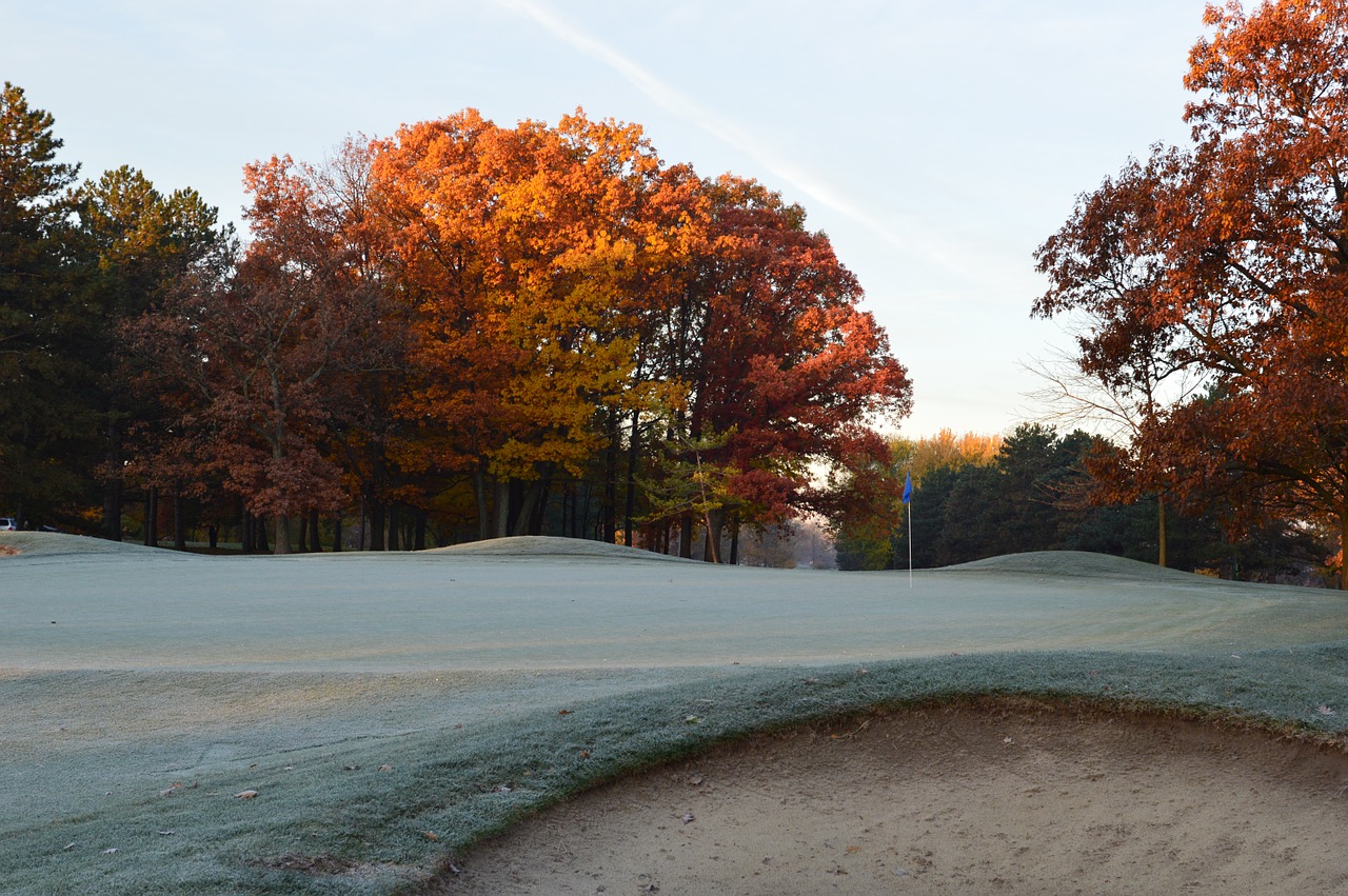 golf course autumn landscape free photo