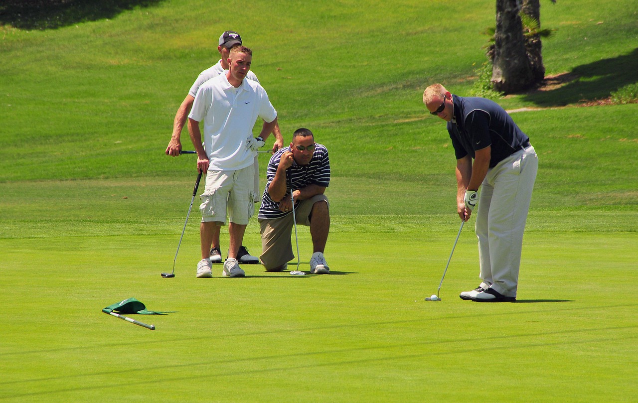 golfers golfing green free photo