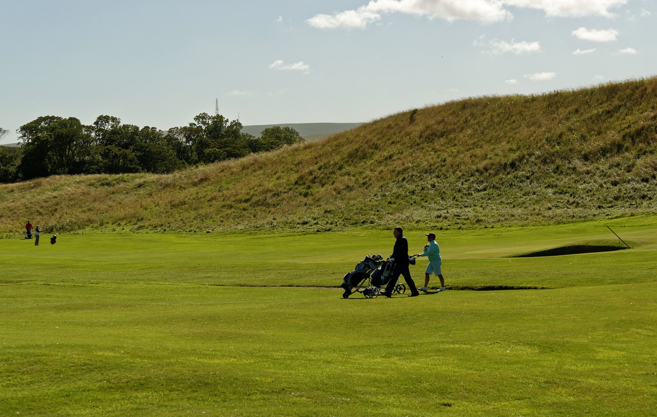 golfers golf course bunker free photo