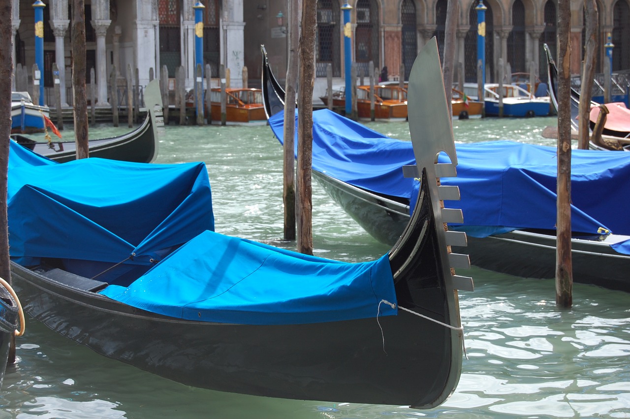 gondola venice boats free photo