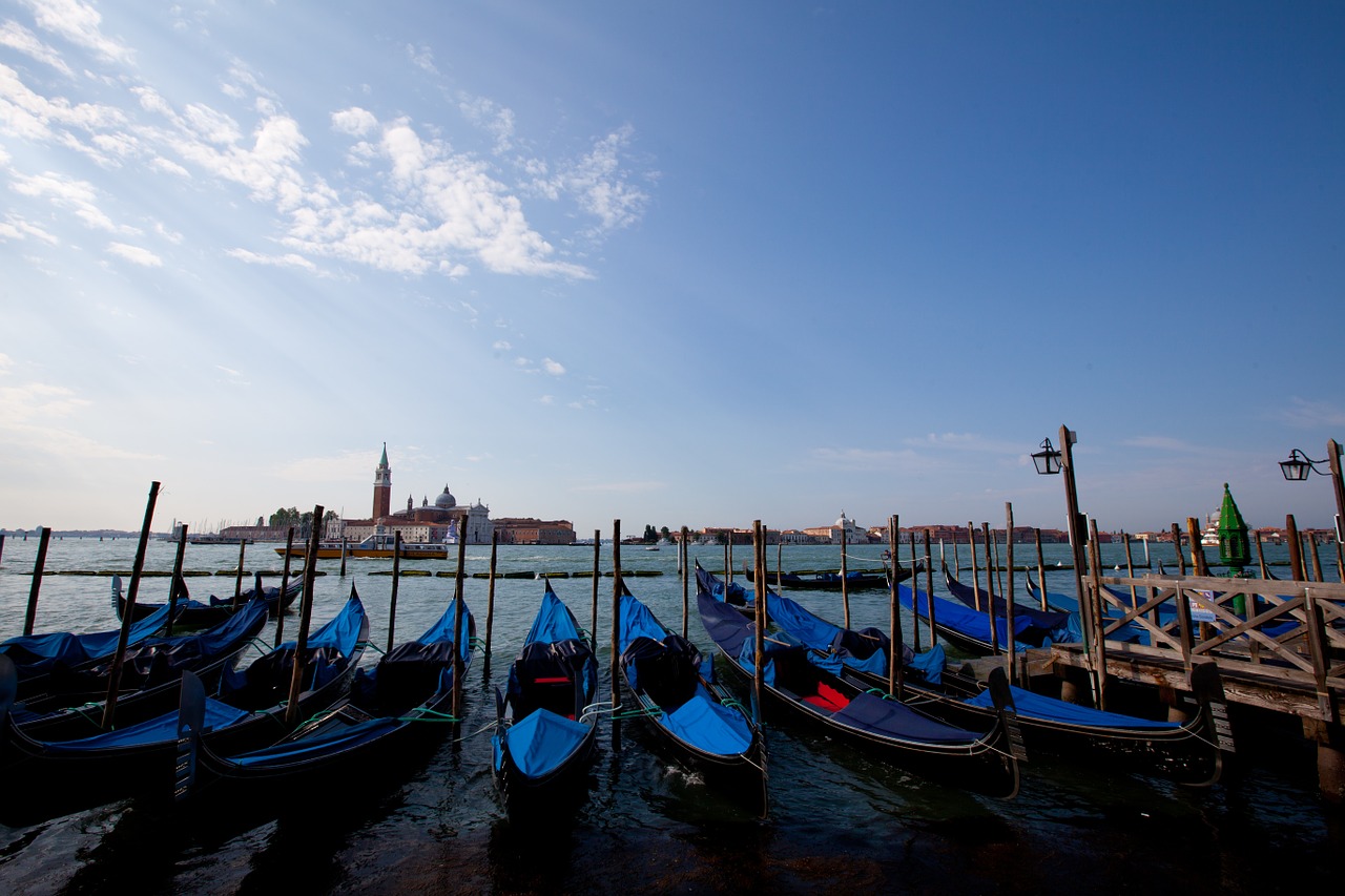 gondola venice italy free photo