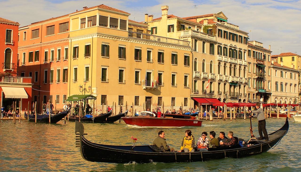 gondola venice kanale grande free photo