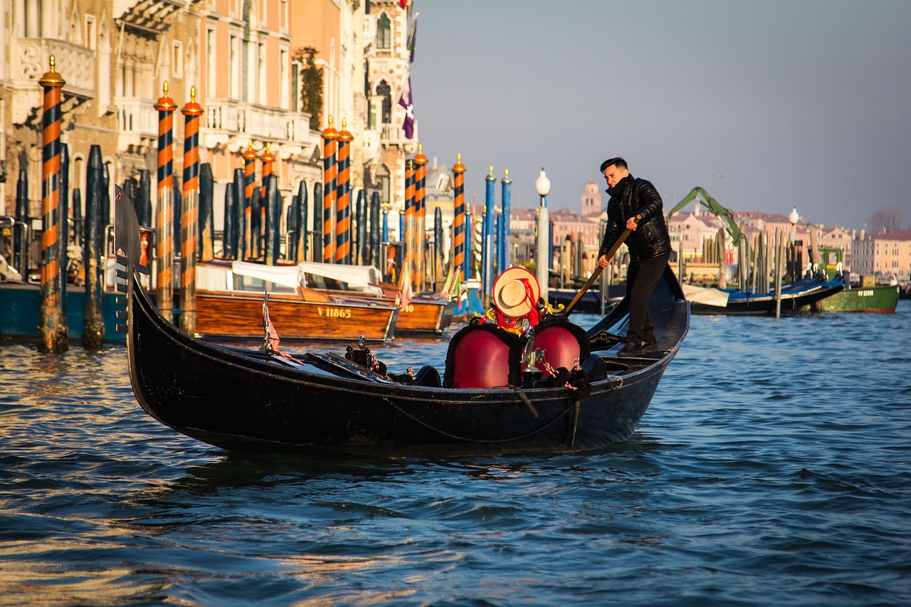 gondola gondolier venice free photo