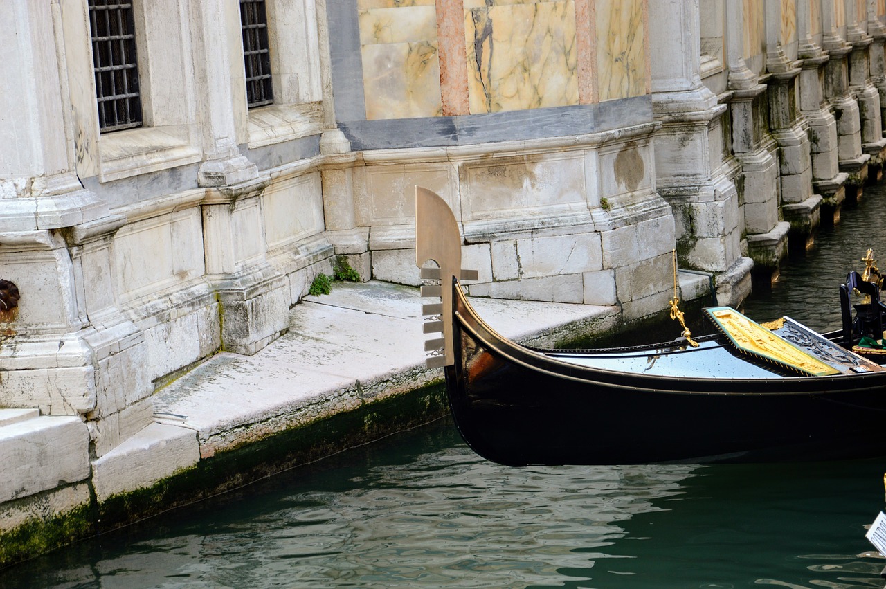 gondola  venice  church free photo