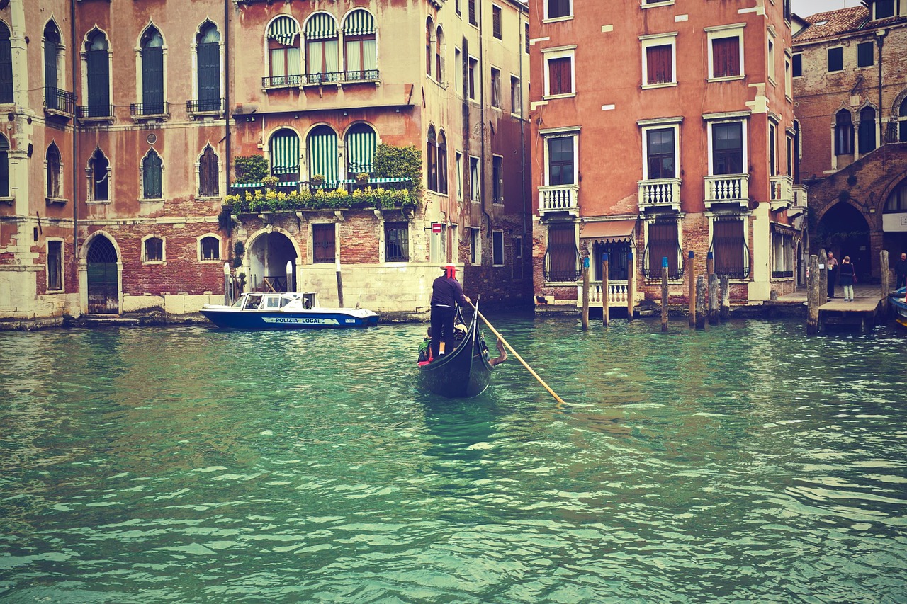 gondola venice italy free photo