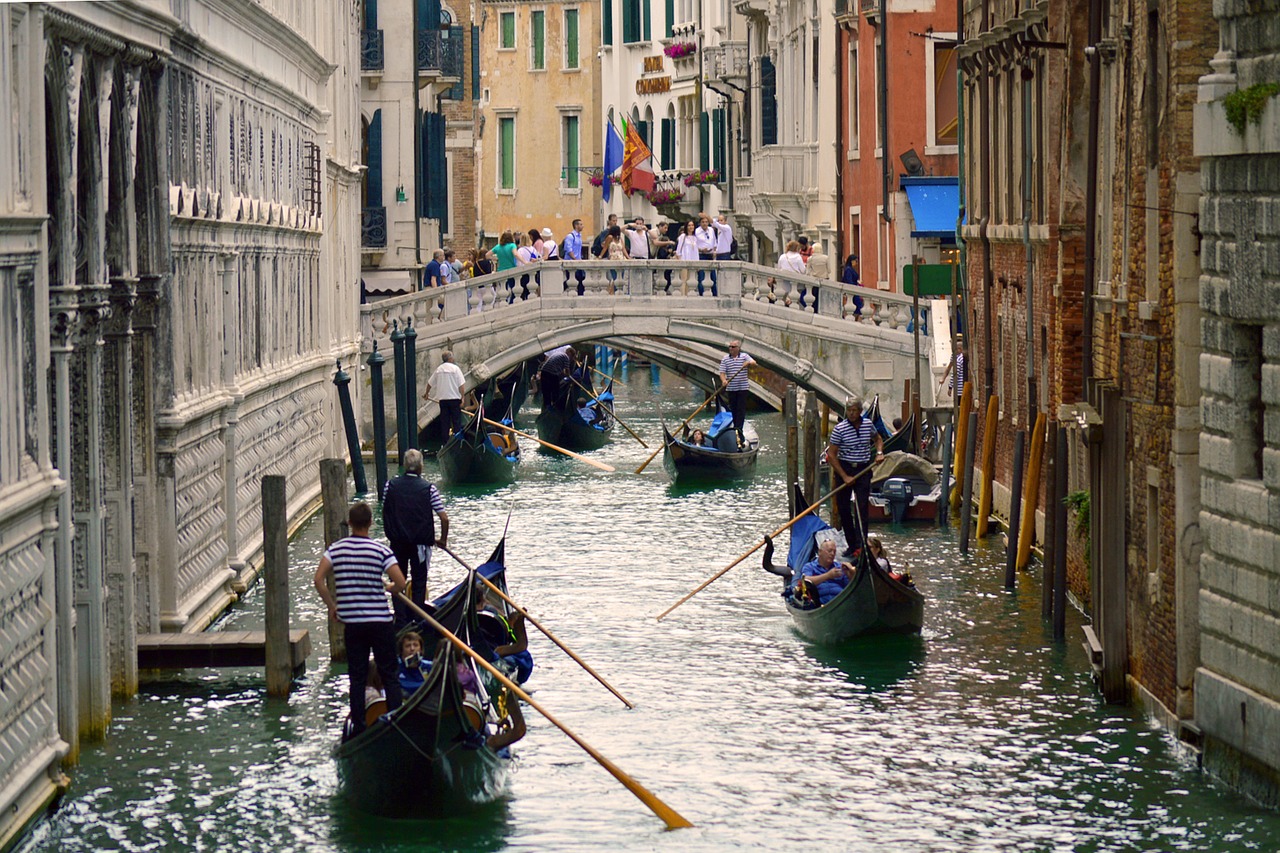 gondolas venice italy free photo