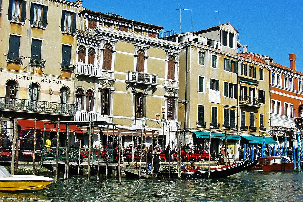 gondolas venice italy free photo