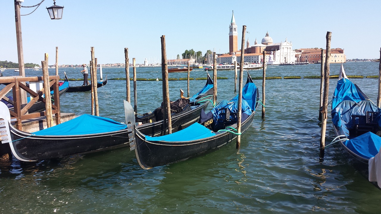 gondolas venice italy free photo
