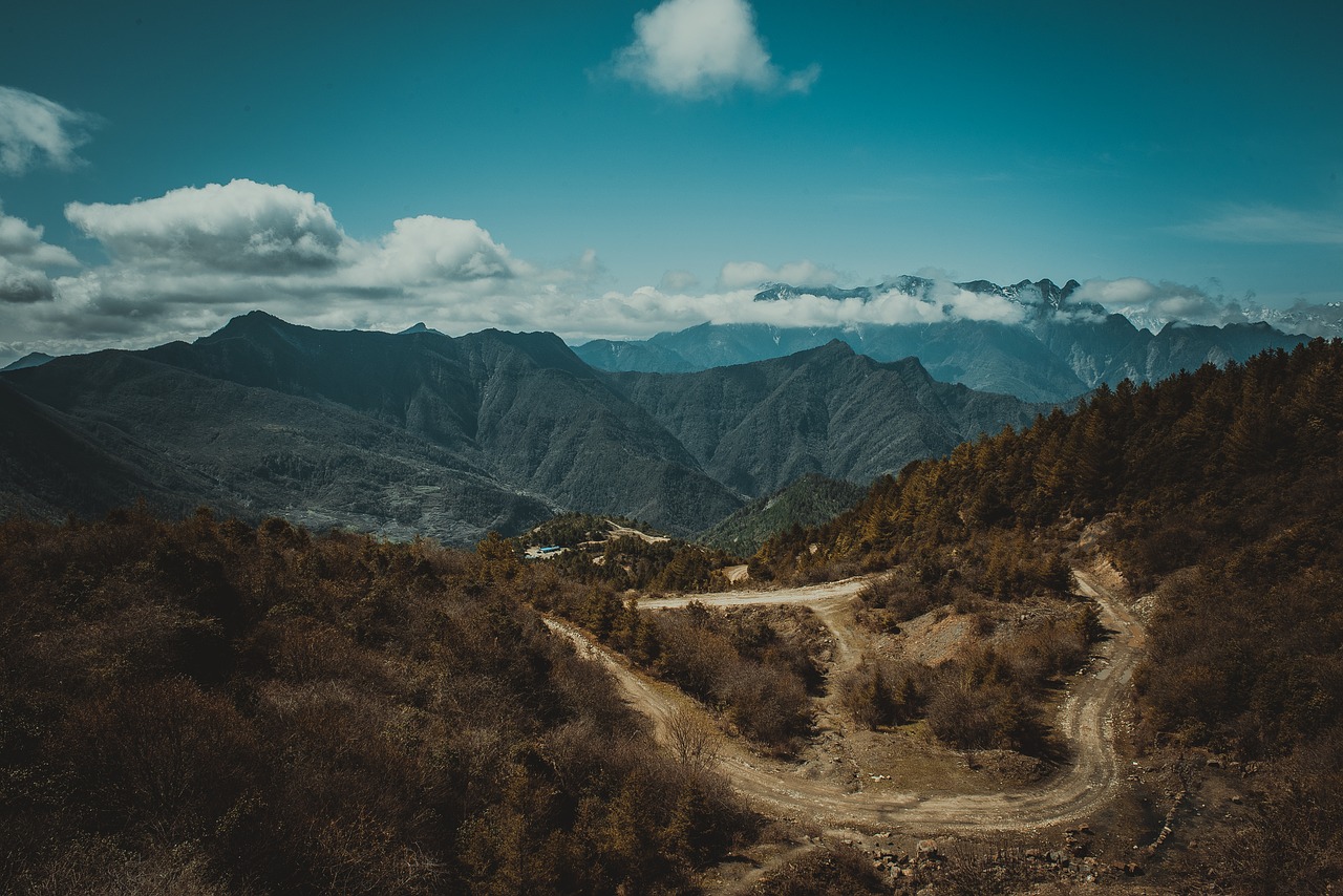 gongga mountain four people with natural beauty free photo