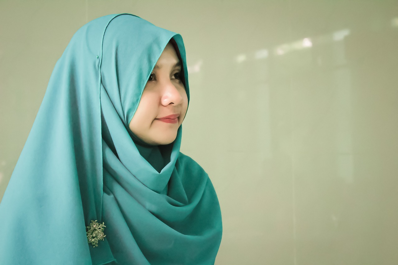 gorgeous indonesian hijab free photo
