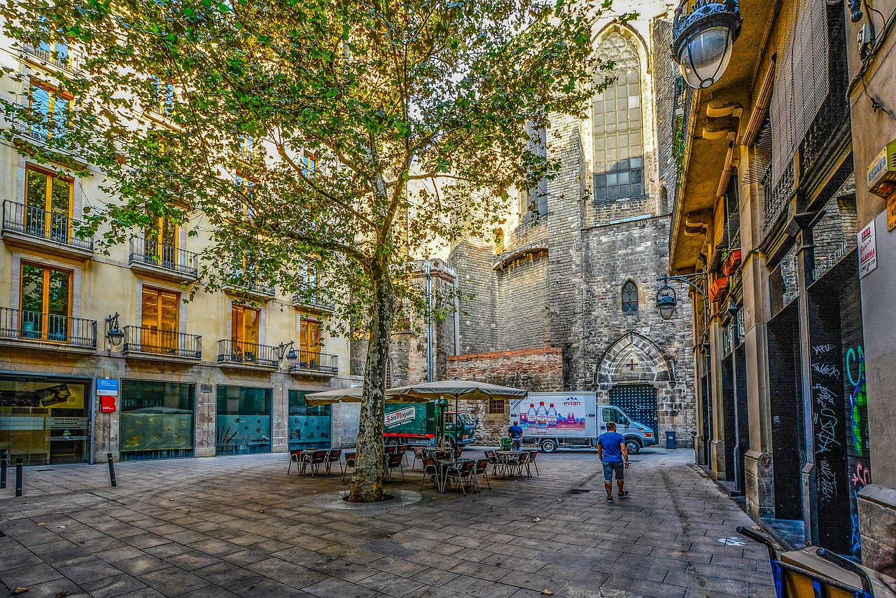 gothic barcelona morning free photo