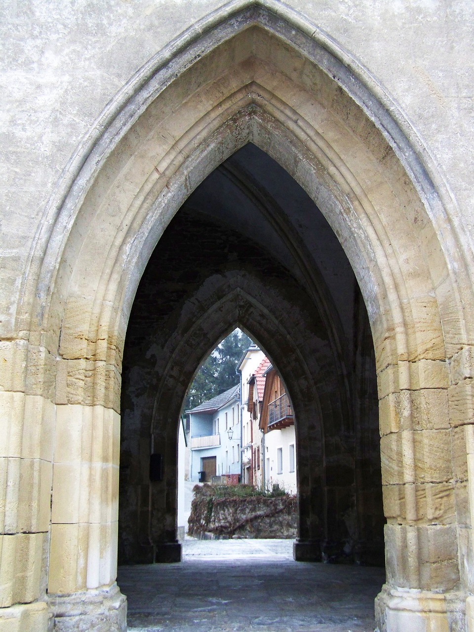 gothic gate arch architecture free photo