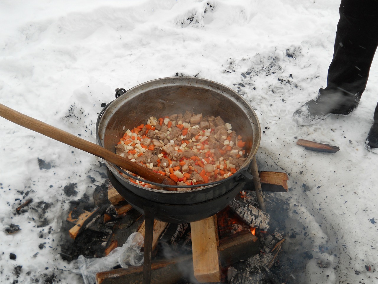 goulash pot winter free photo