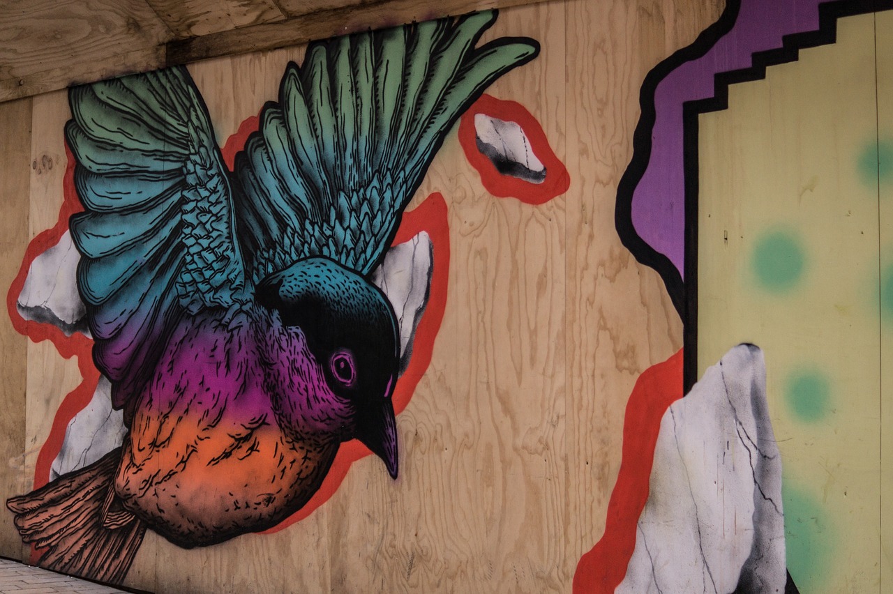 graffiti bird painting free photo