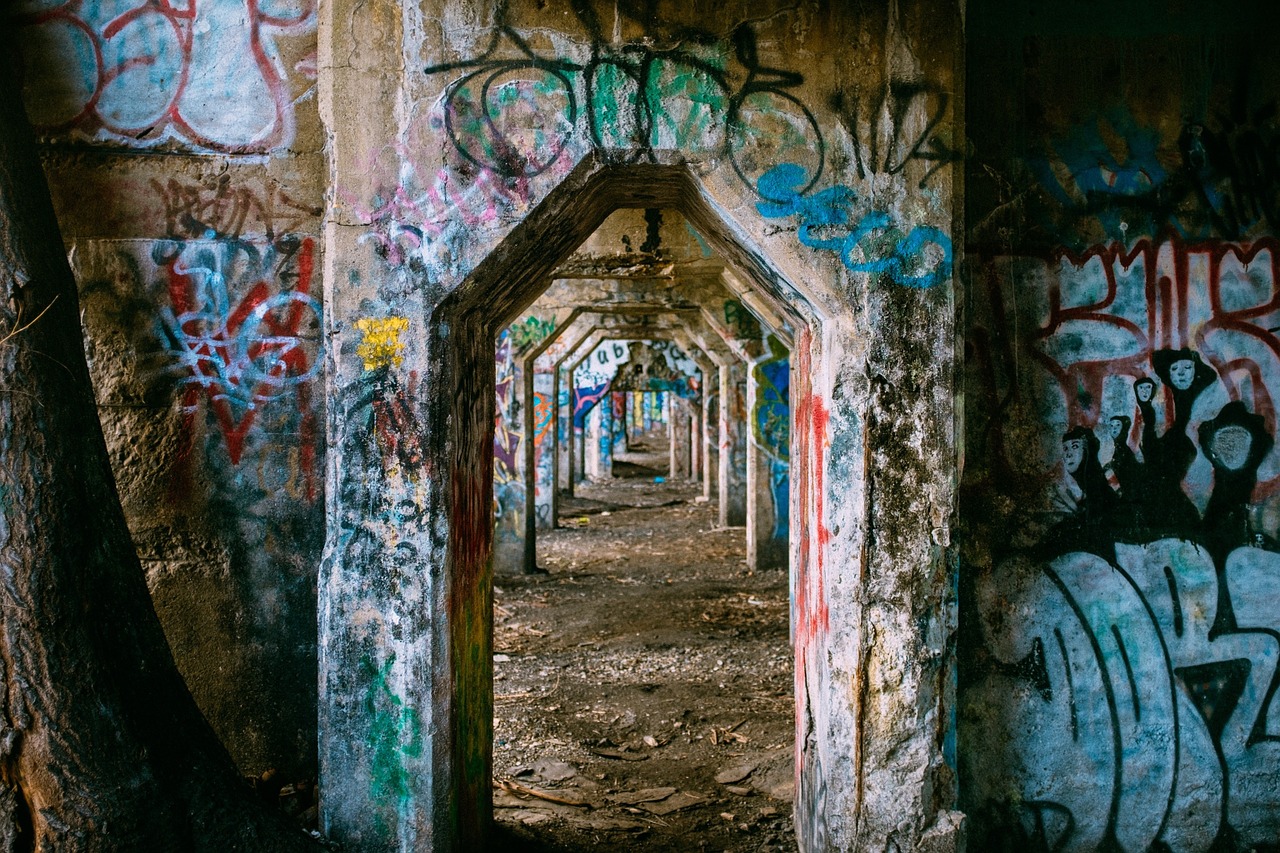 graffiti abandoned building free photo