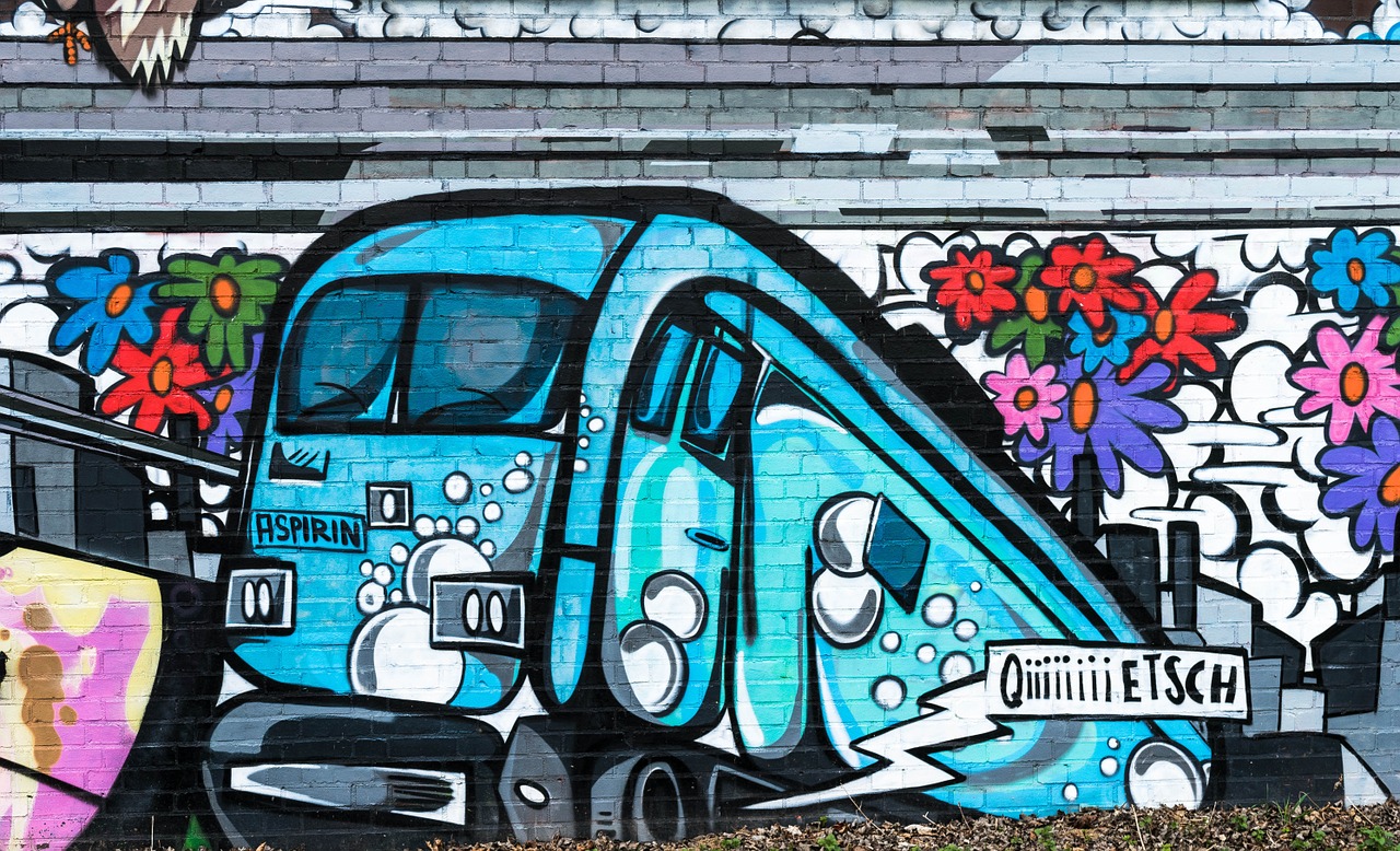 graffiti sprayer murals free photo