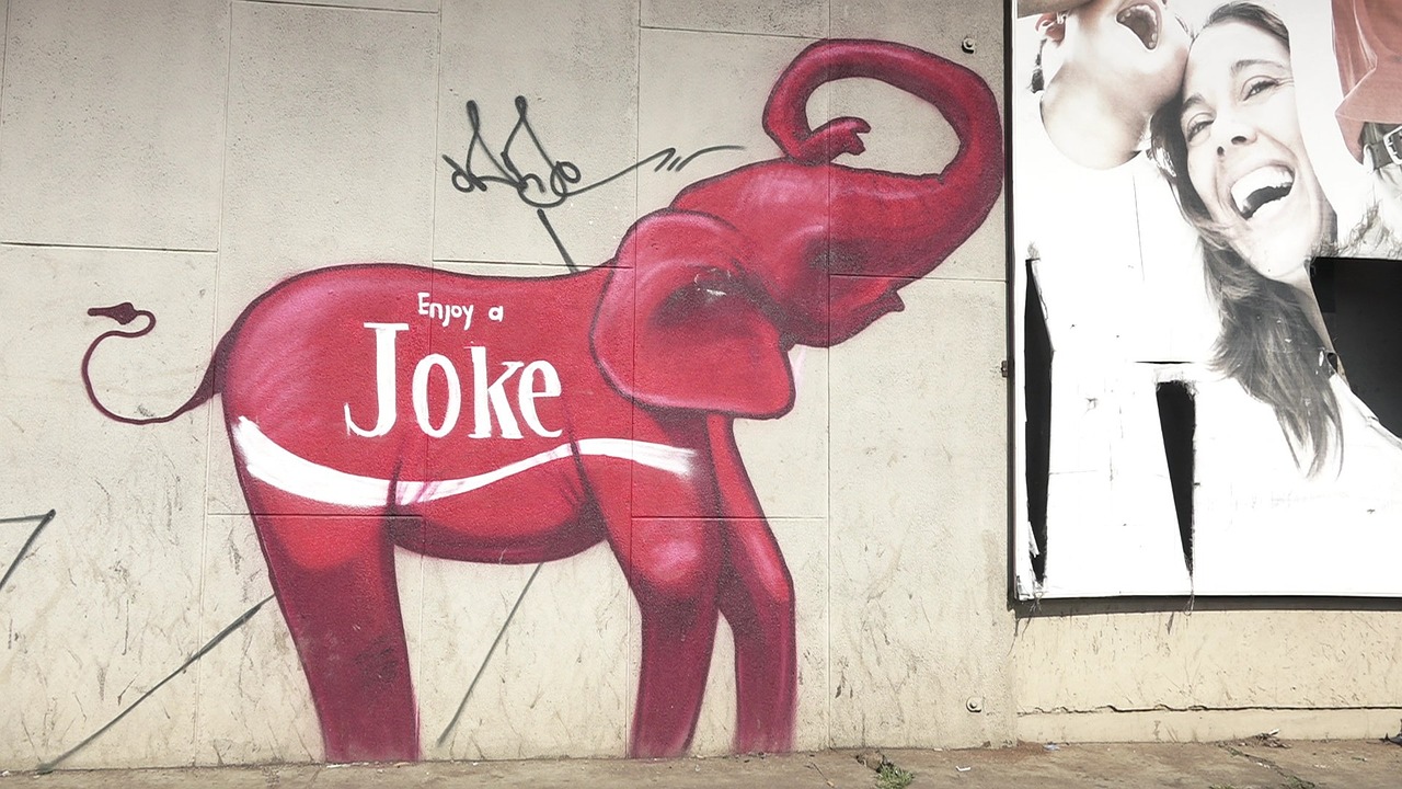 graffiti elephants joke free photo