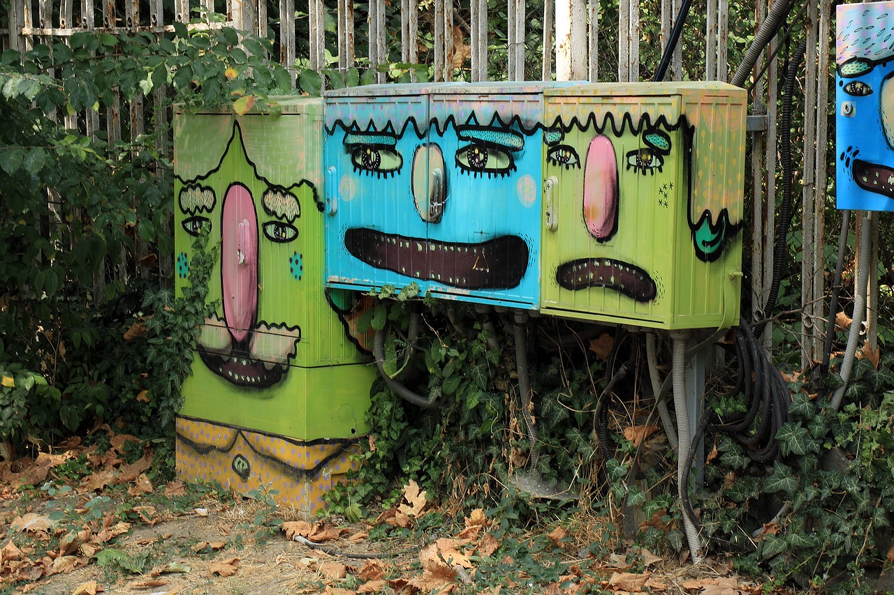 graffiti boxes painting free photo