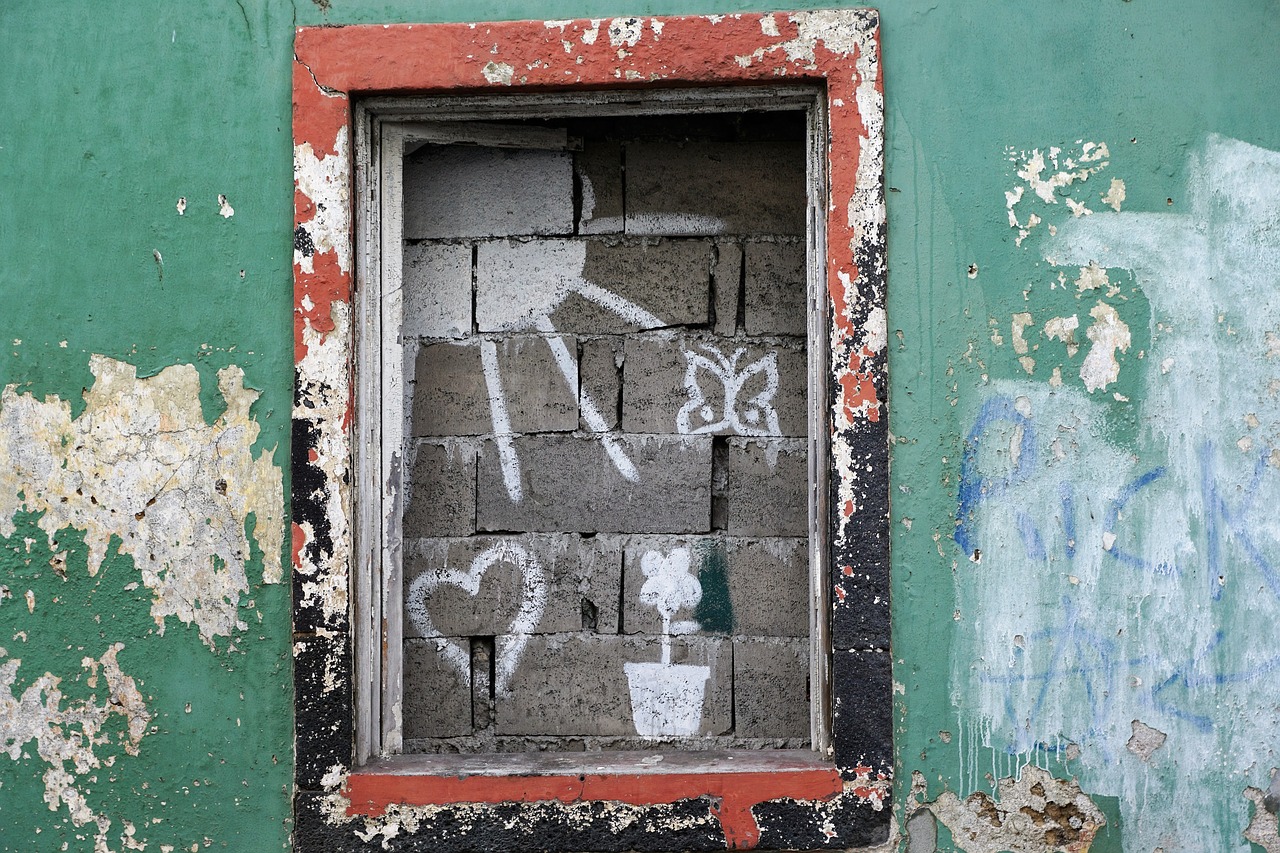 graffiti painting wall free photo