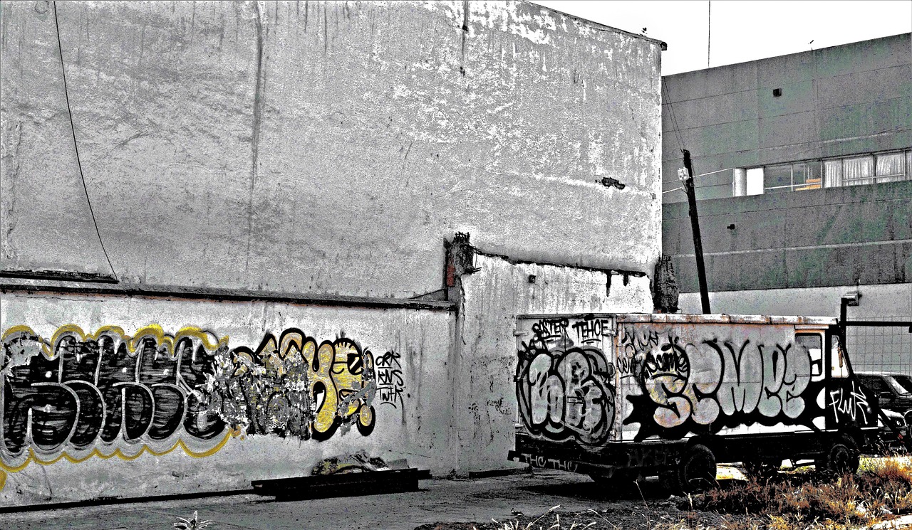 graffiti street urban free photo