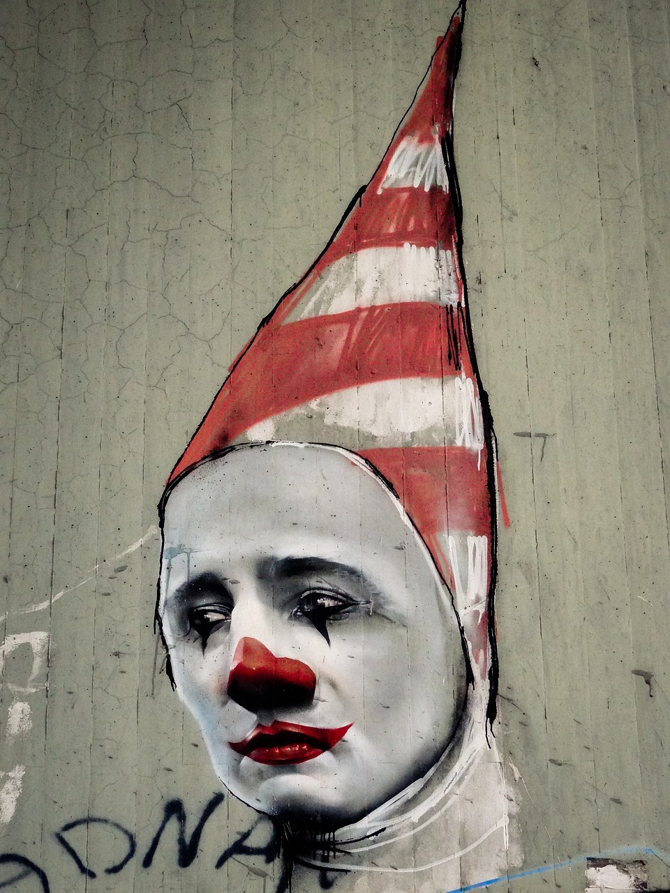 graffiti clown face free photo