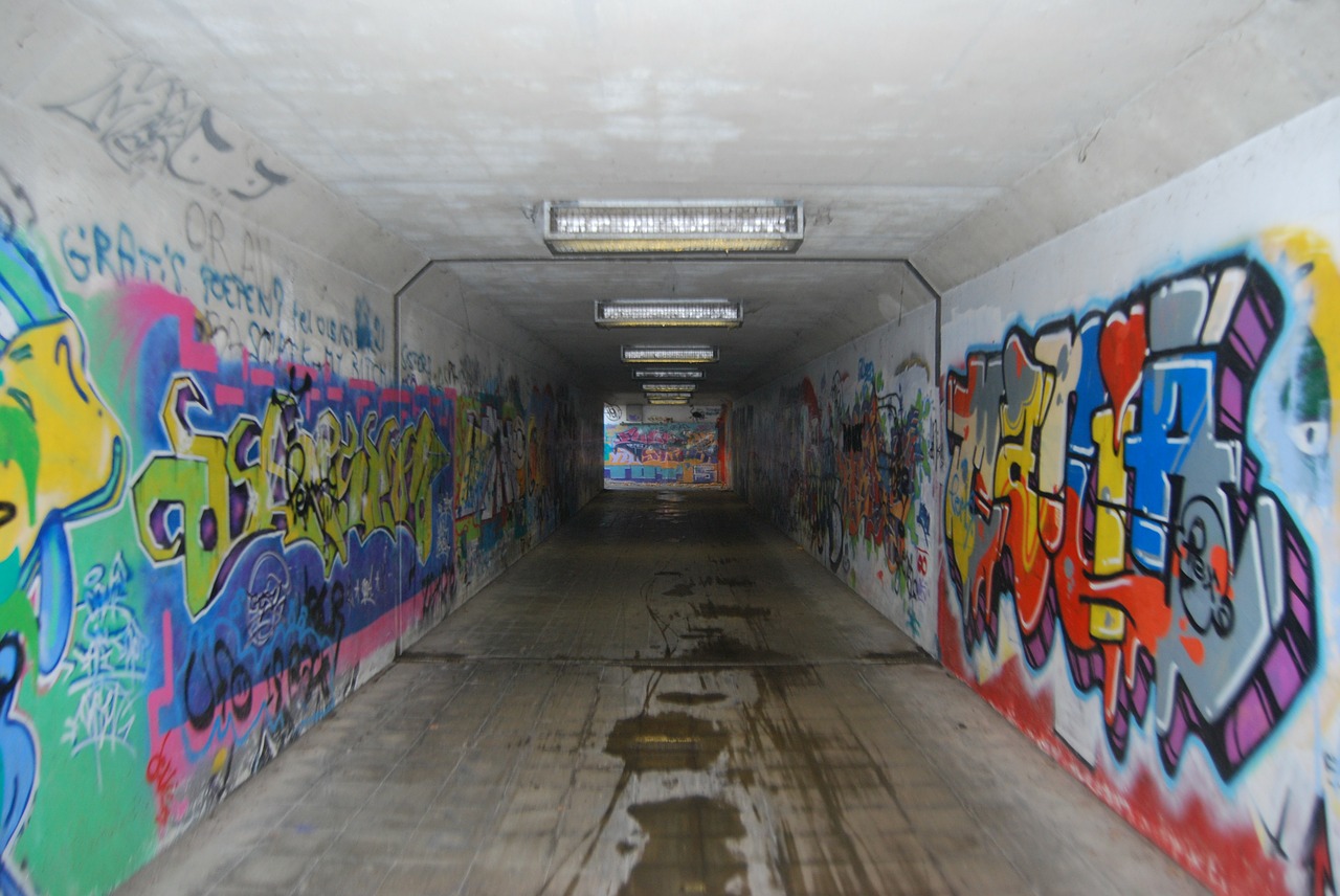 graffiti drawing tunnel free photo
