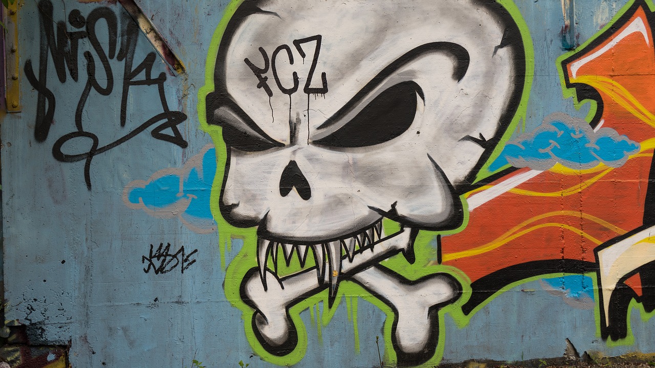graffiti decoration skull and crossbones free photo