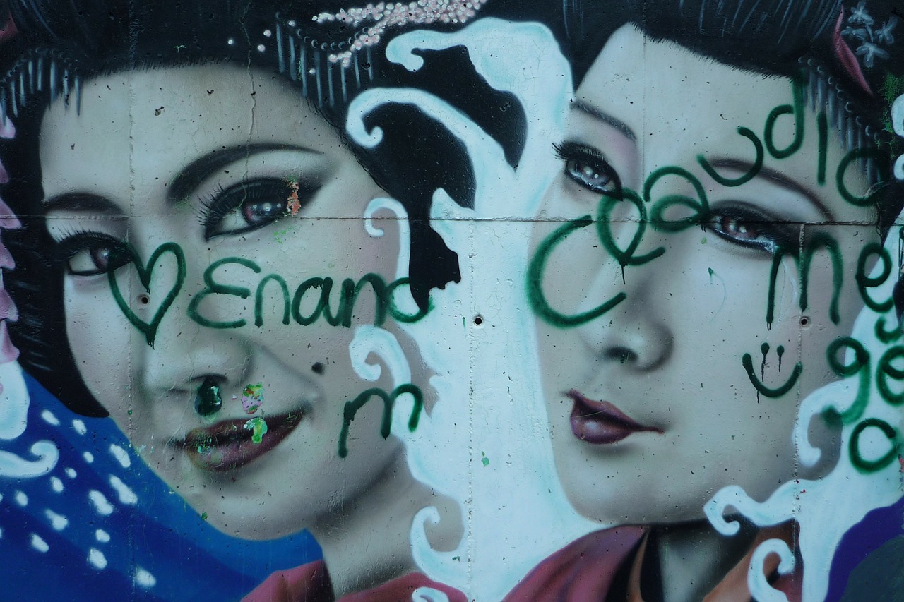 graffiti geisha painting free photo