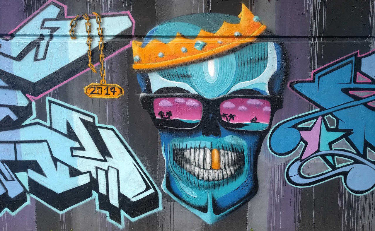 graffiti skull and crossbones crown free photo
