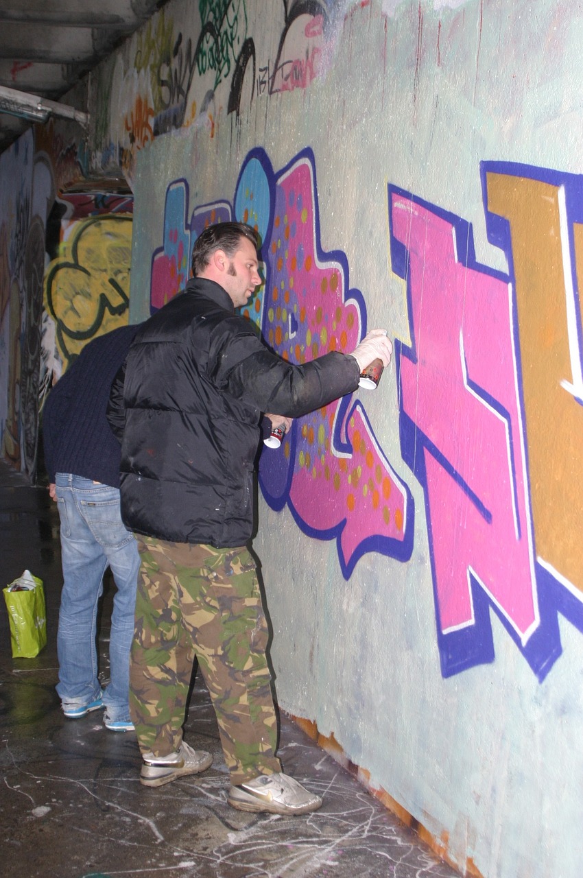graffiti vandalism amsterdam free photo