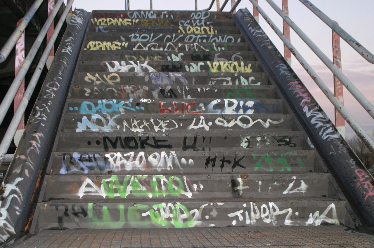 graffiti vandalism amsterdam free photo
