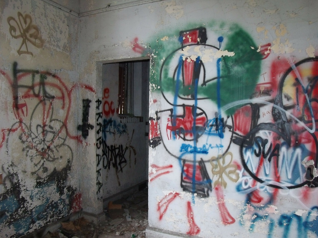 graffiti vandalism abandoned free photo