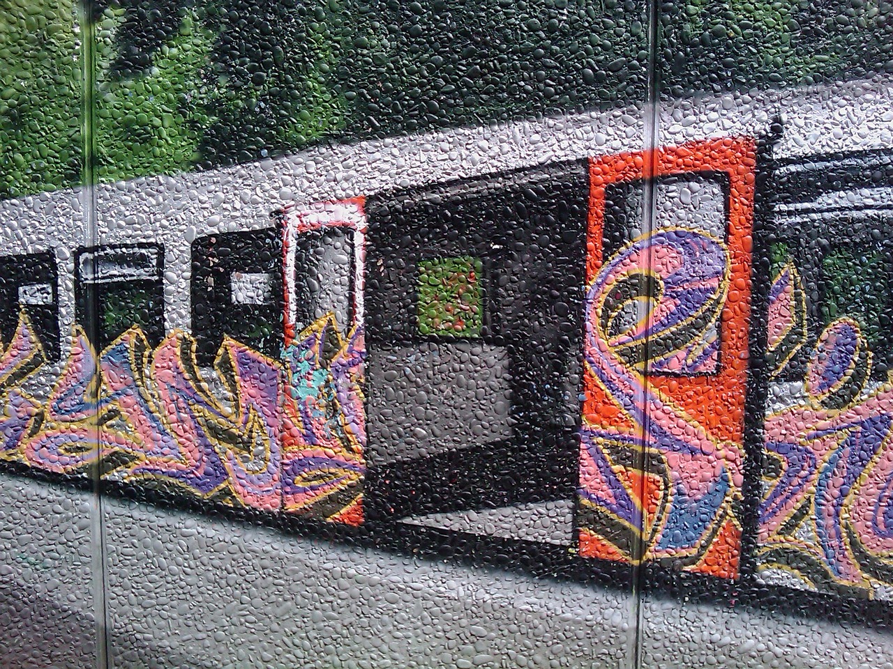 graffiti metro wagon free photo