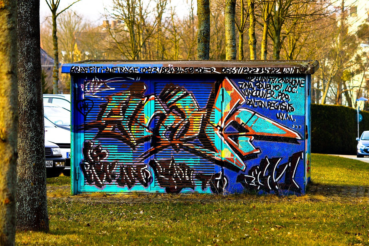 graffiti distributor current free photo