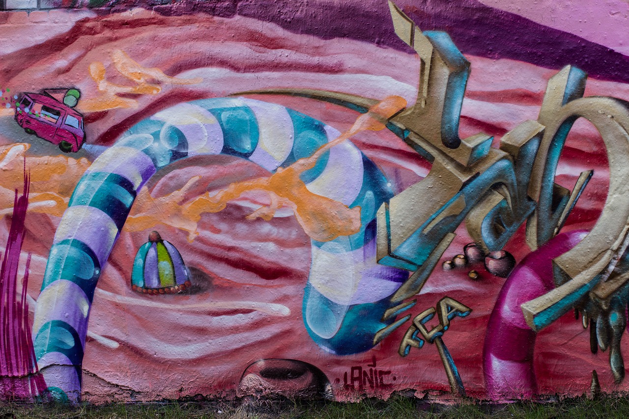 graffiti pink colorful free photo