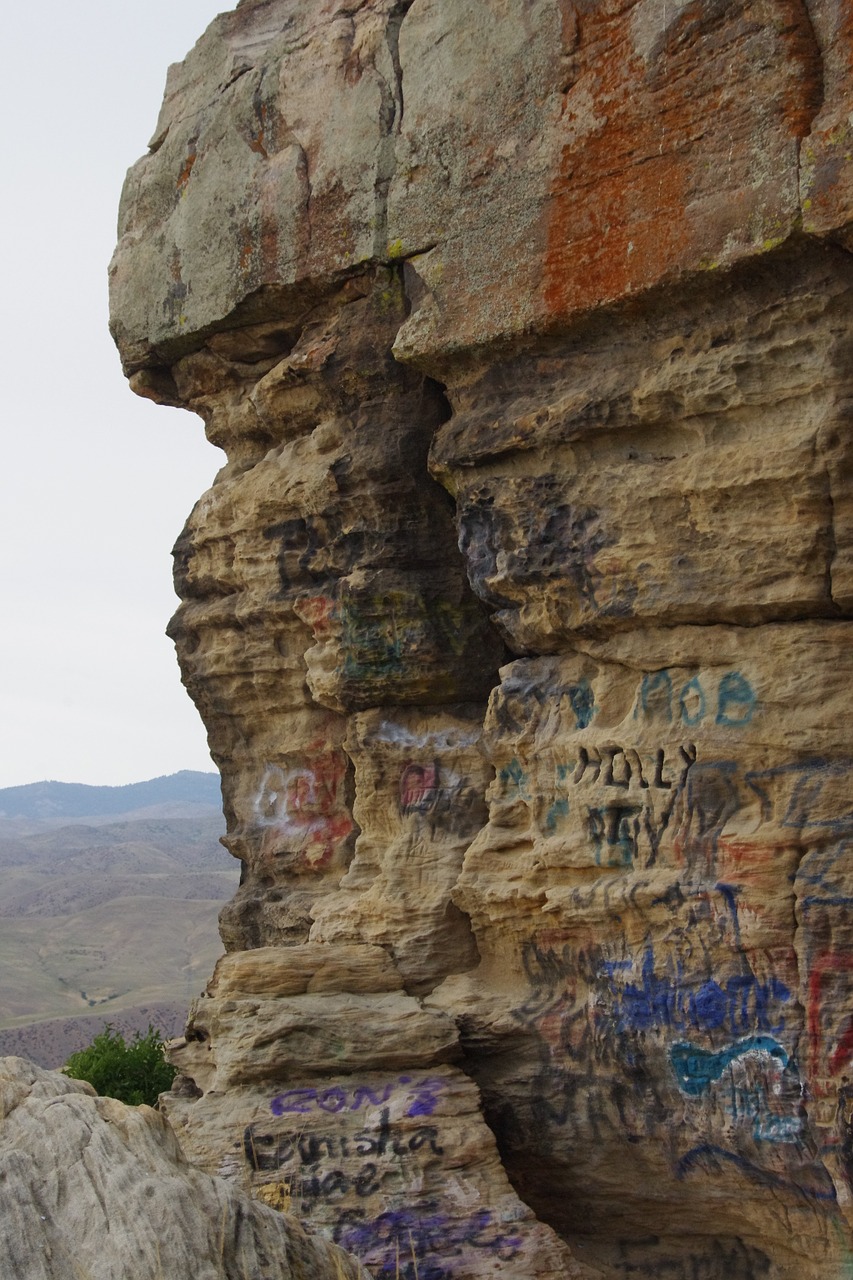graffiti rocks tags free photo