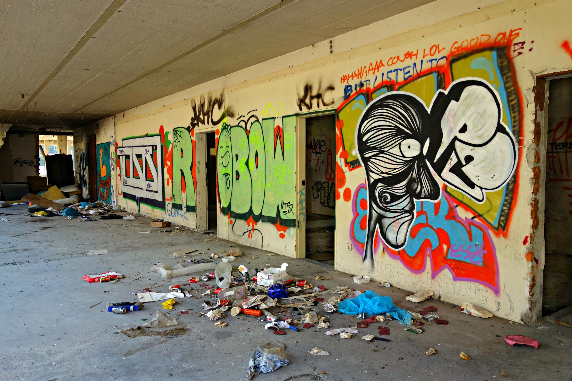 graffiti urban abandoned free photo