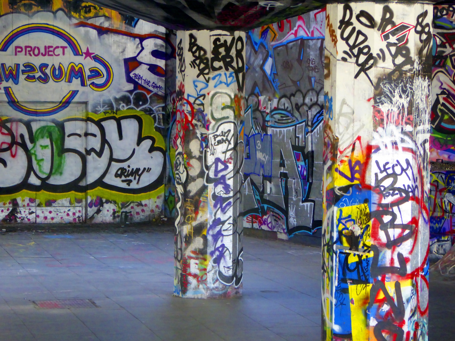 graffiti skateboard urban free photo