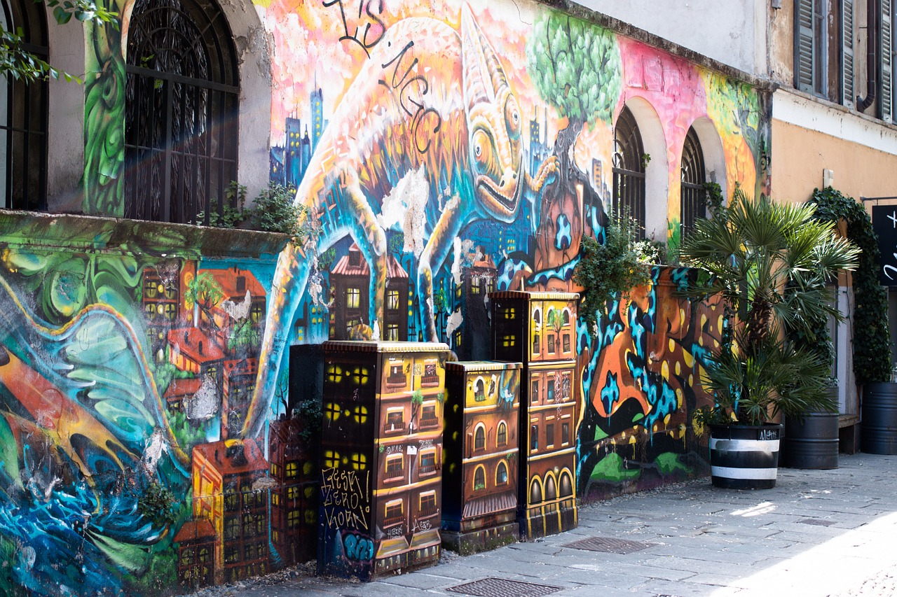 graffiti milan via santa croce free photo