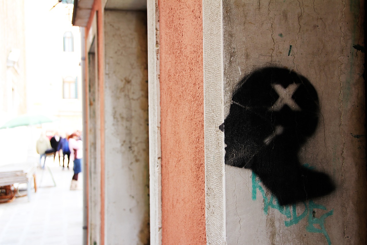 grafitti head black free photo